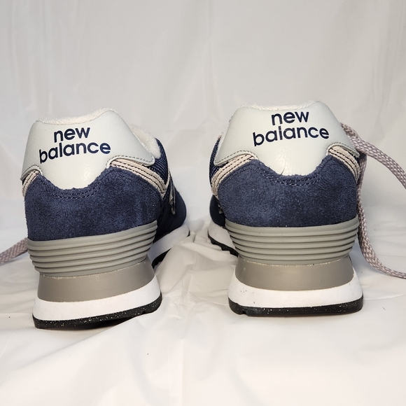 NIB New Balance Sneakers 574 Core WL574EVN - Picture 10 of 15